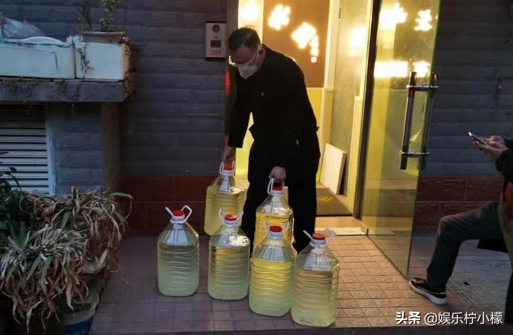 苗阜在郭德纲的地位,苗阜向郭德纲示好主流认错