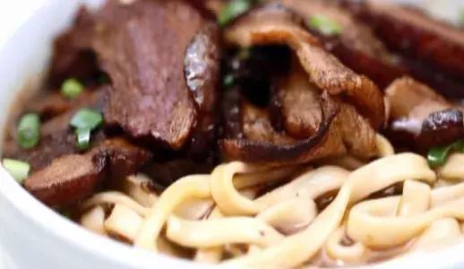 家常大肉面,让您馋到流口水的大肉面