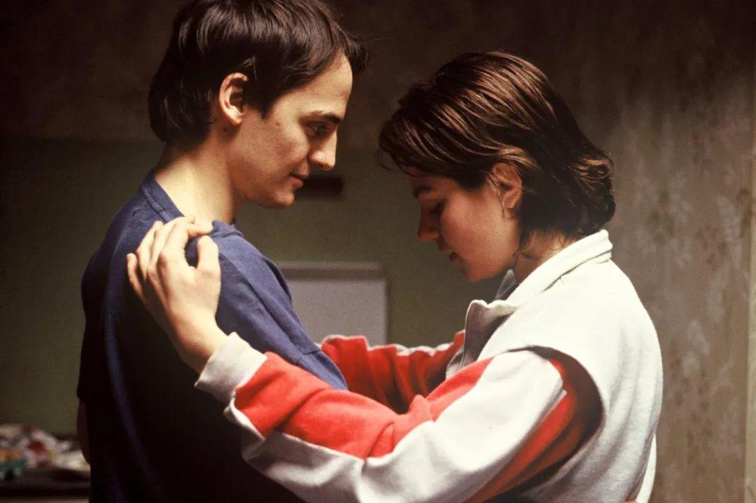 只用一部手机拍视频,只用一台摄影机拍出的电影