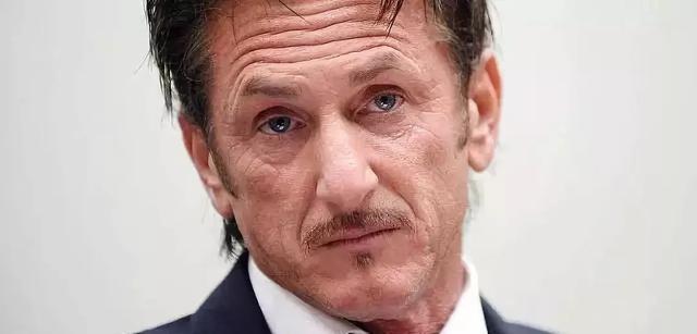 硬刚女皇龙妈也扛不住法令纹,2条沟壑让人心疼,贴一贴就消了