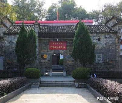 黄石亚洲第一天坑,黄石有哪些风景好的山