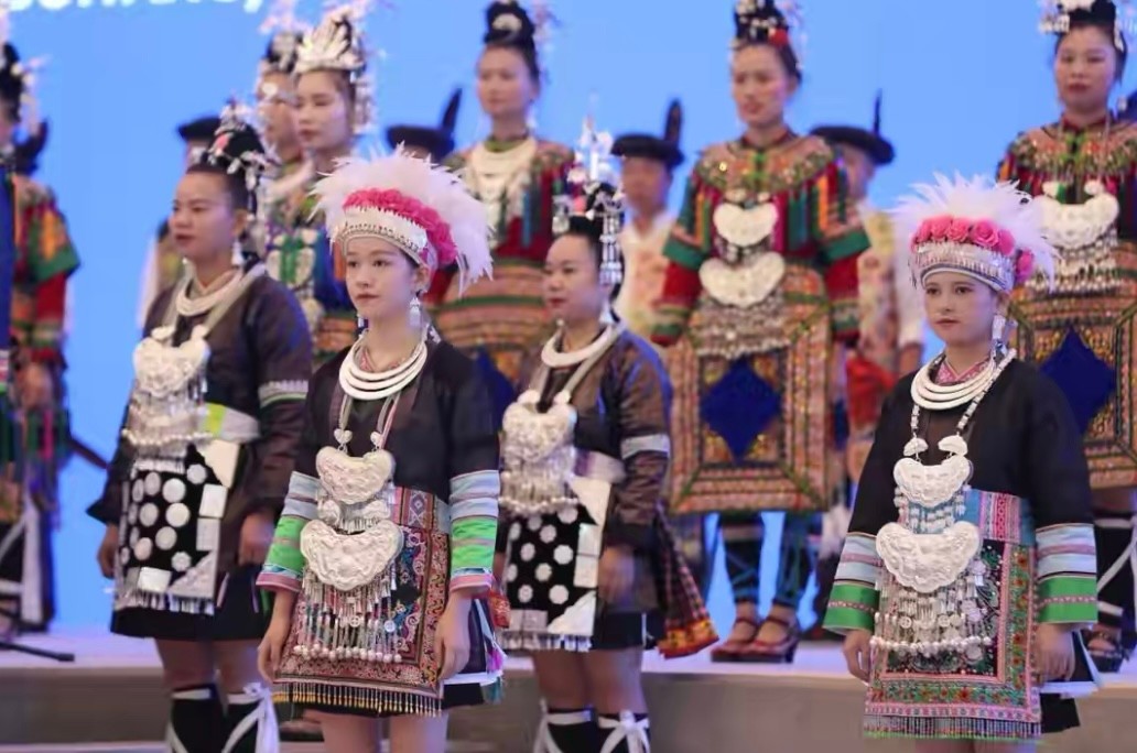 小优在现场：优品车在文明生态贵阳国际论坛发布智能换电站