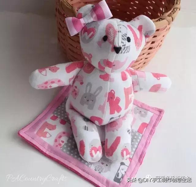 把不穿的旧衣服处理掉,把不穿的旧衣服拿出来改造一下吧