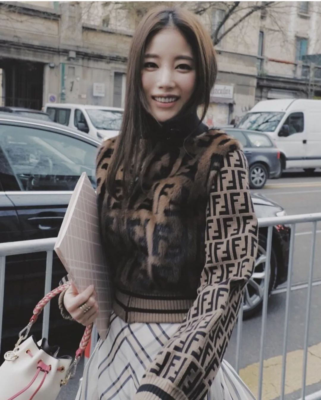 欧美时尚博主穿搭示范冬,韩系慵懒风冬季穿搭博主