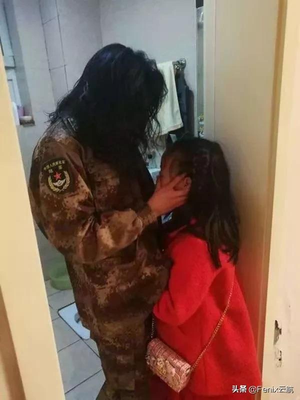 致敬最可爱的人:除夕夜,伊尔76满载解放军驰援武汉