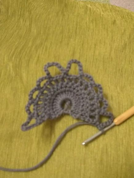 粉红色三角围巾钩织视频教程全集,羊绒线三角披肩围巾的各种织法