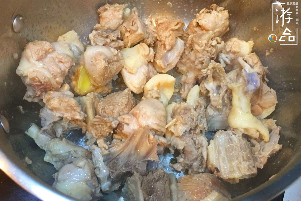 老鸭火腿煲的做法要焯水吗,自家土老鸭要不要焯水炖汤