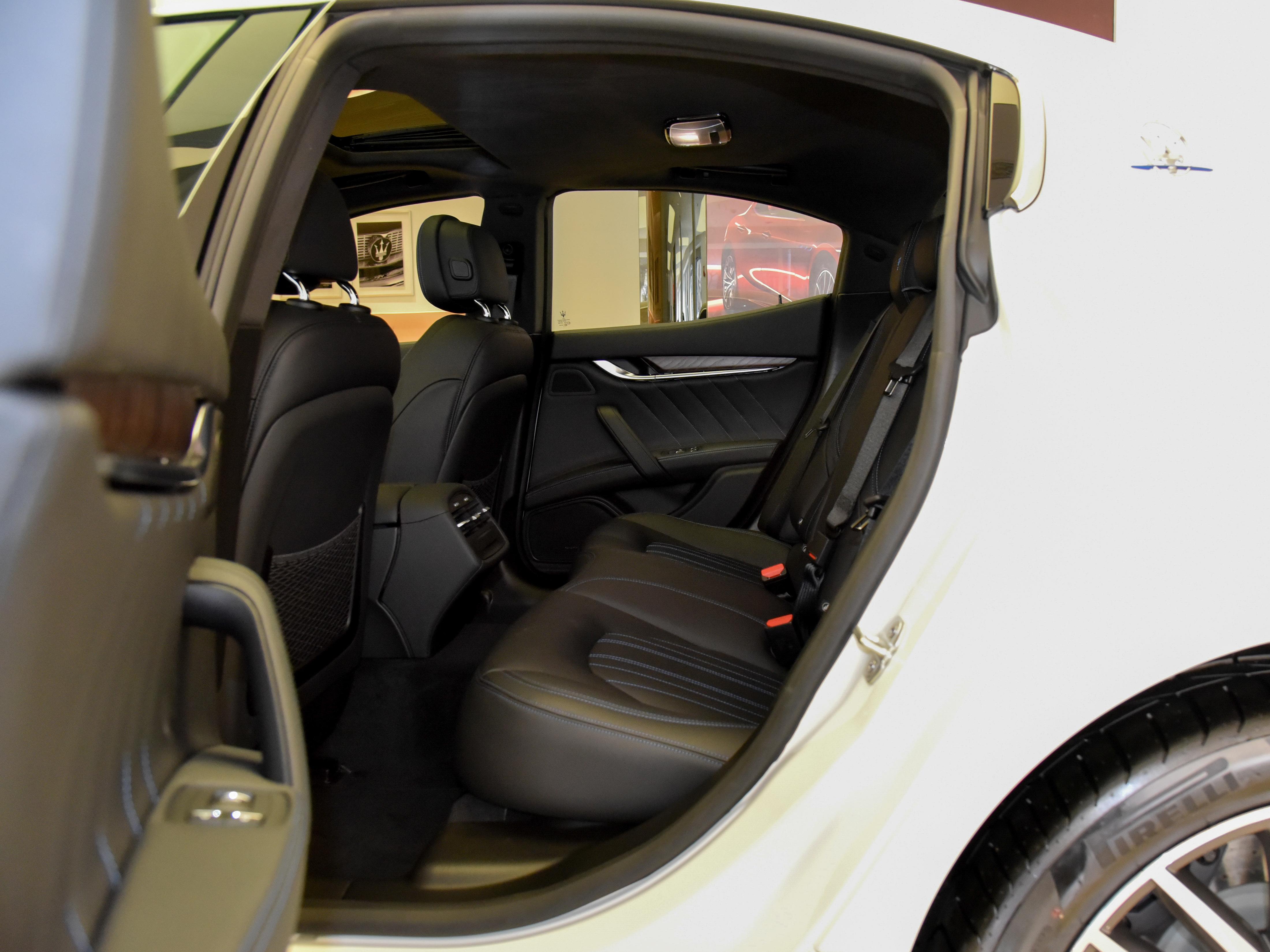 有钱人喜欢开的便宜车,2020款全新玛莎拉蒂ghibli