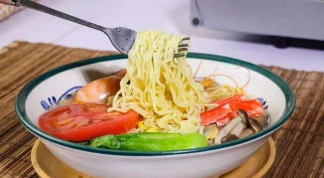 为什么泡面能在国外卖出天价,日本天价泡面