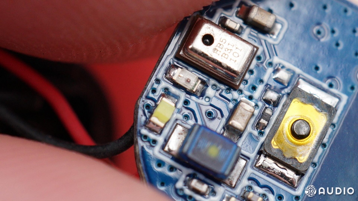 足球篮球蓝牙耳机拆解,足球款蓝牙耳机