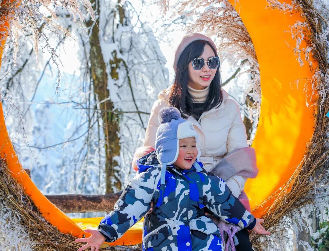 峨眉山滑雪游玩设施,峨眉山滑雪场攻略