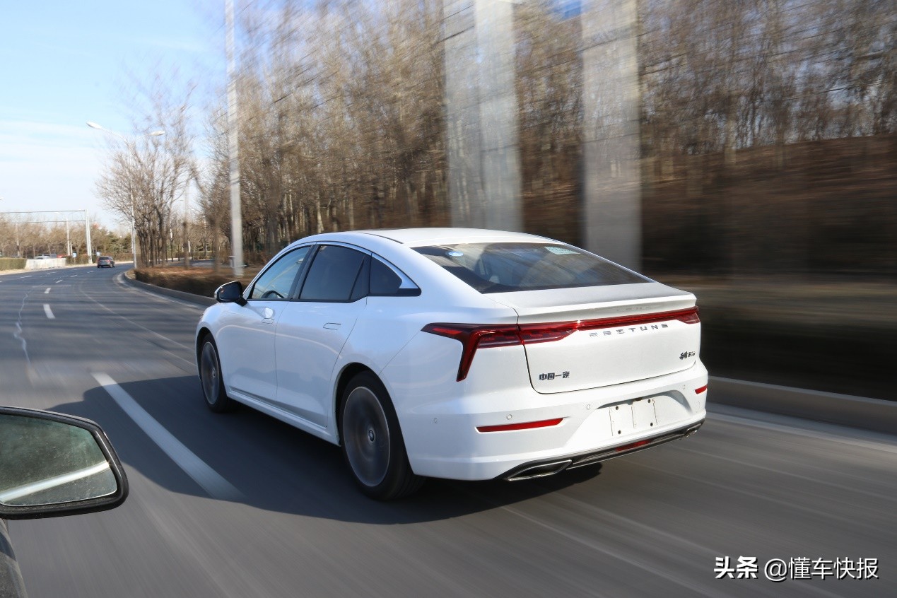 奔腾b70s1.5t试驾视频,第一视角试驾2010款奔腾b70