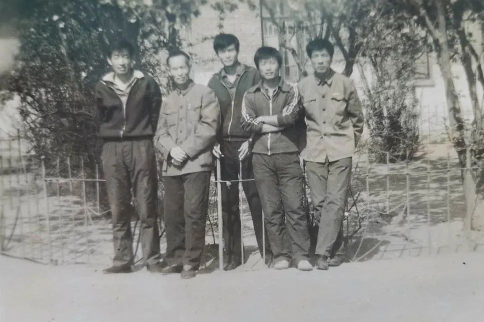 他是峰峰体育界的传奇，他的学生桃李满天下