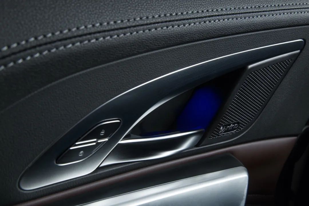 vv7科技版对比旗舰版,比vv7还要动感的suv