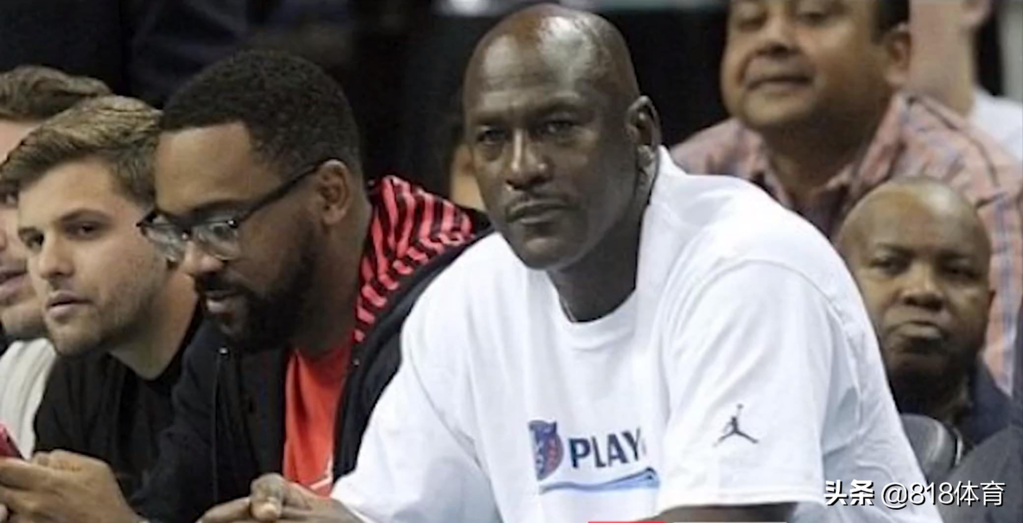 鞋王塔克收藏4000双球鞋!1次花20万美金买21双鞋,乔丹都眼馋他AJ5