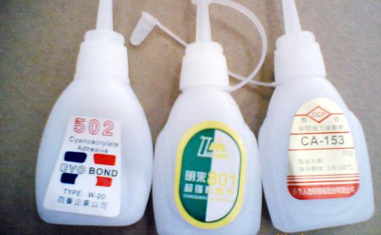 502胶水把手黏住了有什么办法,502胶水粘住手了怎么解开