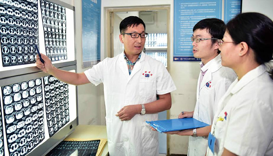 肺癌脊柱转移下肢瘫痪,肺癌导致下半身瘫痪还能活多久