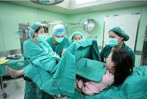 为什么很多女性宁愿肚子挨一刀，也不愿“侧切”？网友：懂了