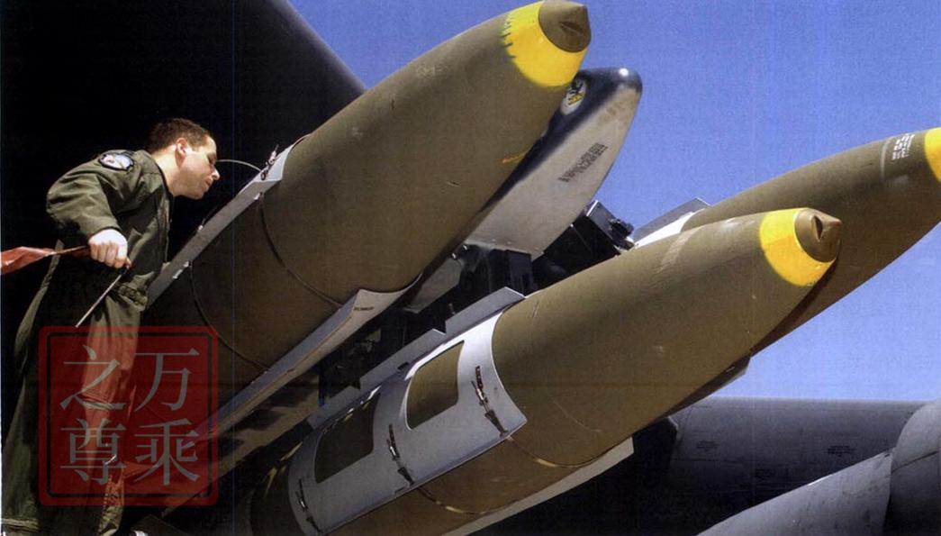 曾落后40年，曾被轰炸过，今天的中美空军制导*弹炸**装备水平对比