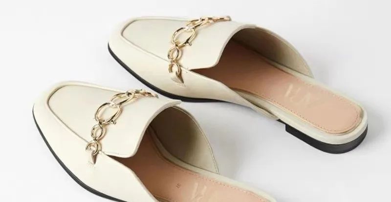 鞋柜怎么放春夏秋冬的鞋 (鞋柜必备的小白鞋)