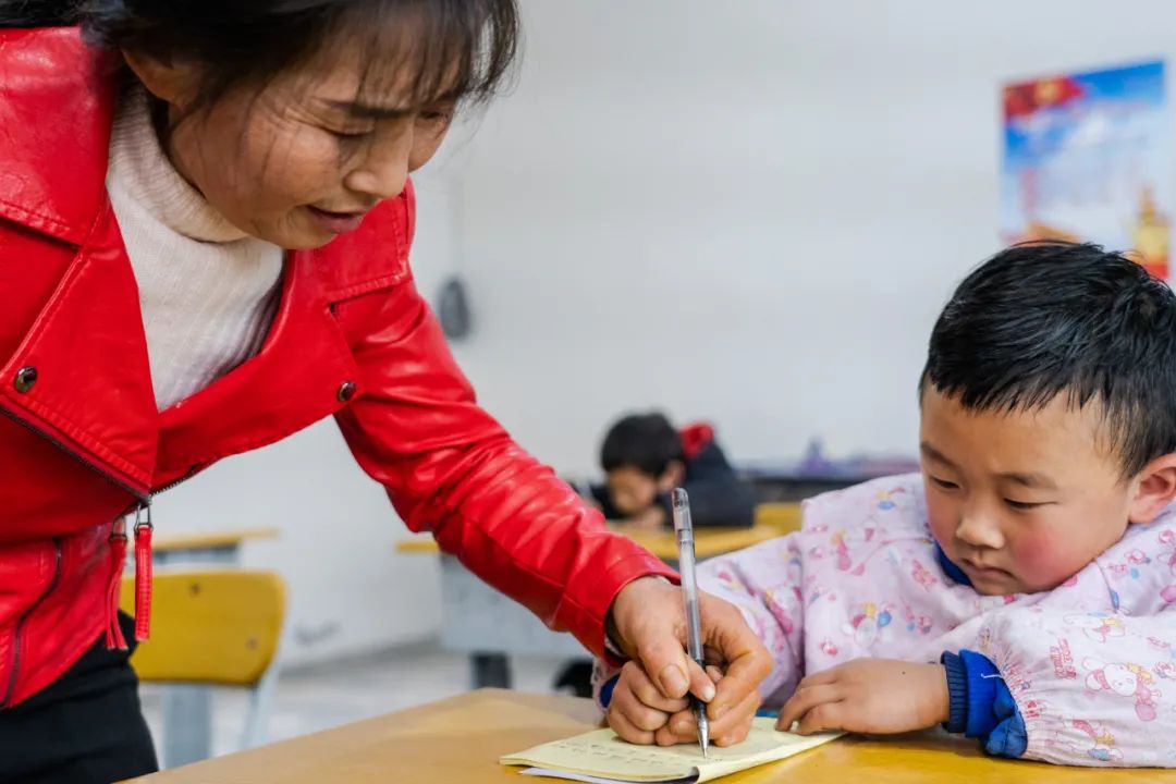 大山深处的他们,大山深处的人