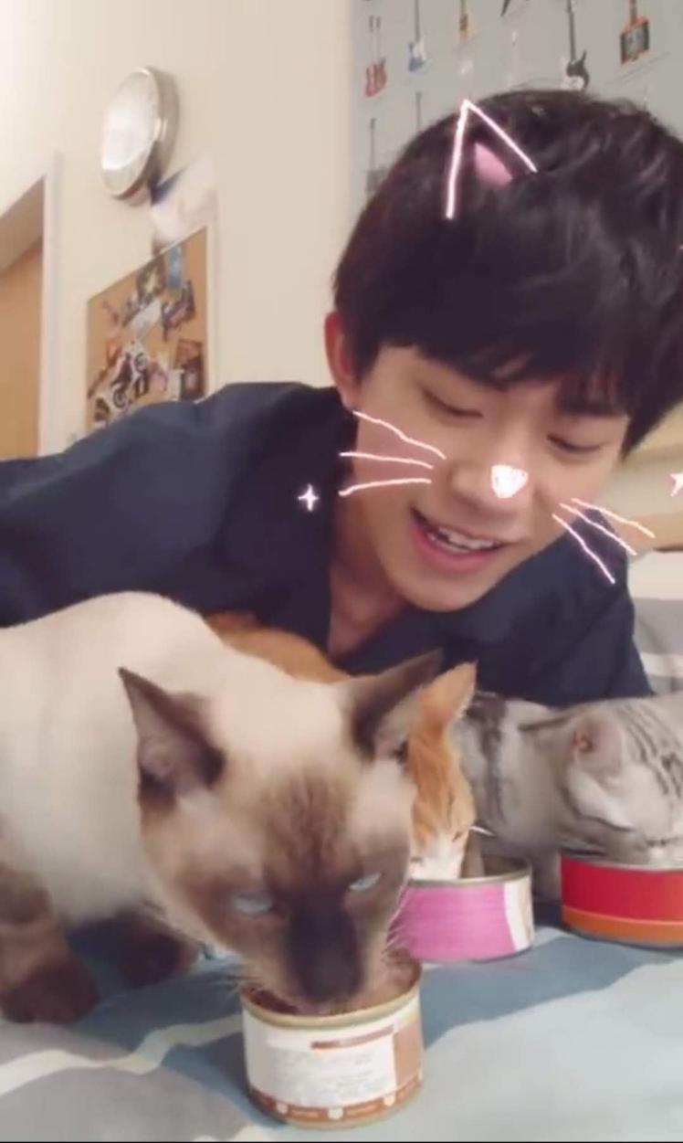 王源王俊凯易烊千玺唱波斯猫,ella谈千玺