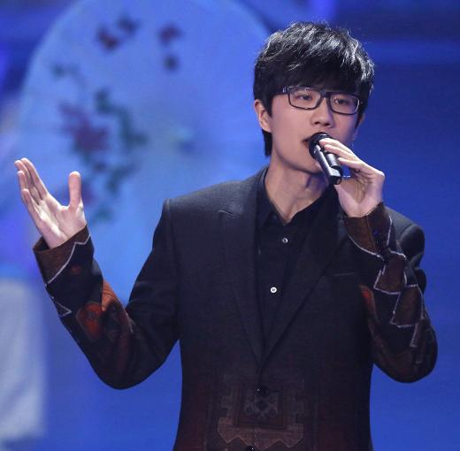 高考满分作文这世界需要你许嵩,高考满分作文情有独钟许嵩