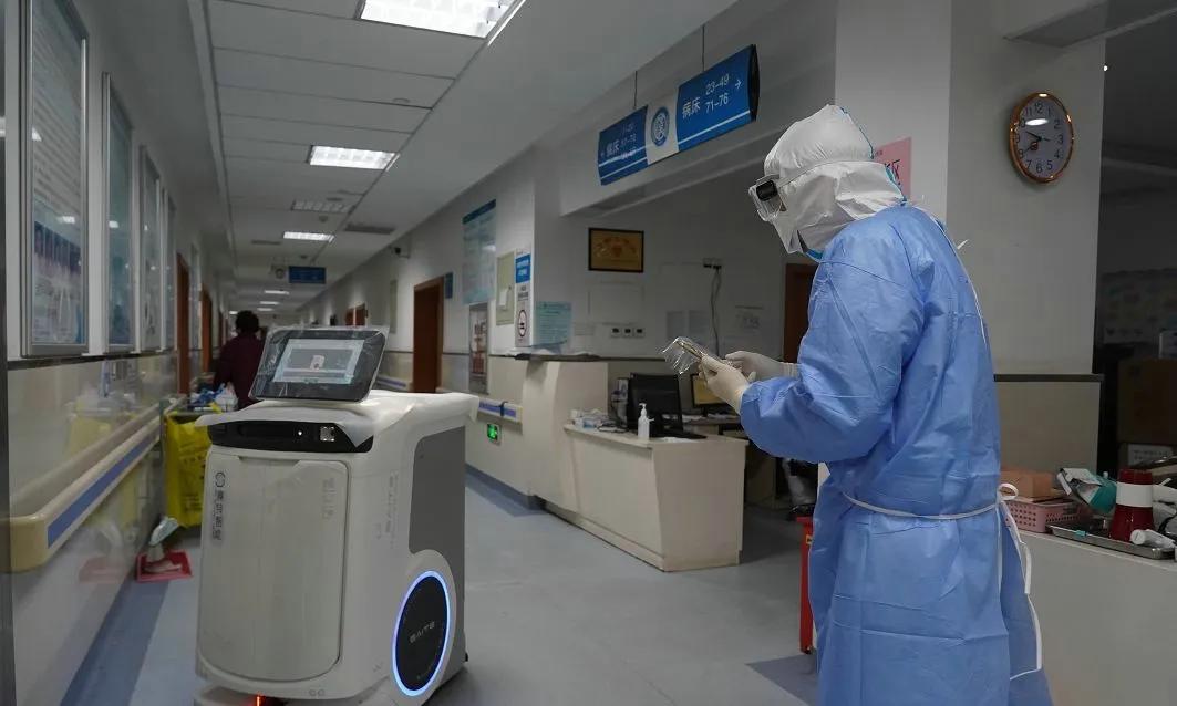 疫情防控智能机器,疫情送餐机器人