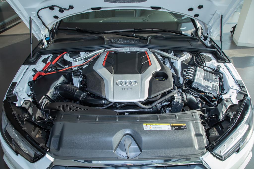 50万以内的性能车，兼顾科技感与舒适性，奥迪S4简评