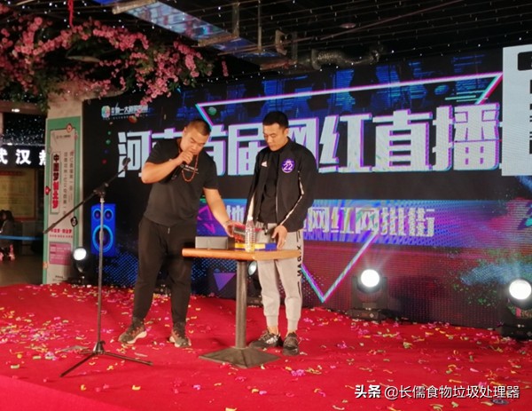 网红主播自曝带货一天净挣400万,网红直播带货最高营业额