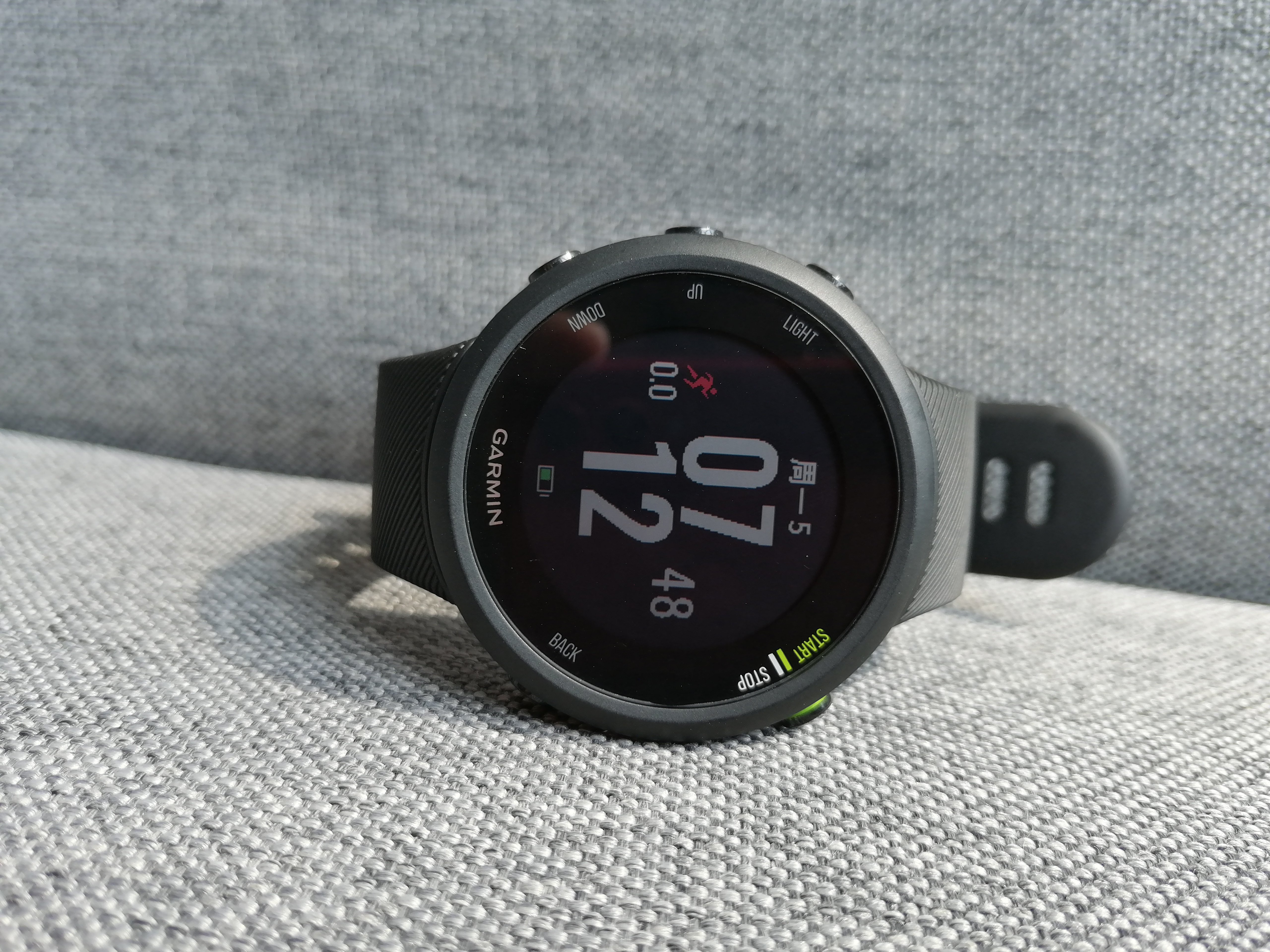 garmin佳明enduro户外运动手表 (不爱运动可以戴佳明手表吗)