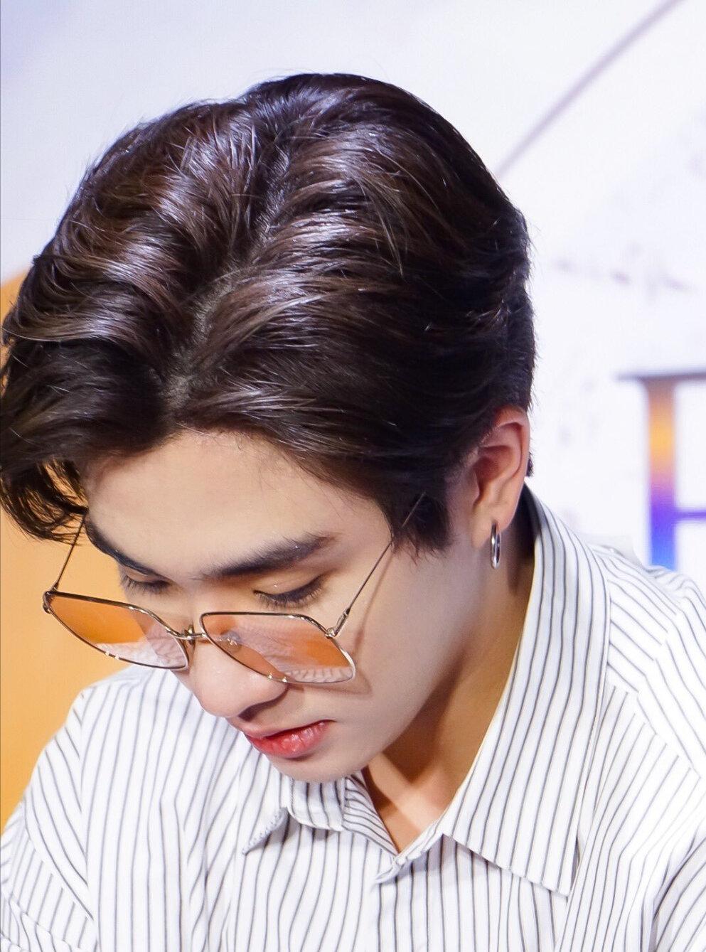 他泰让人一眼万年的外观：妞的鼻尖痣泡芙的笑眼文总的手