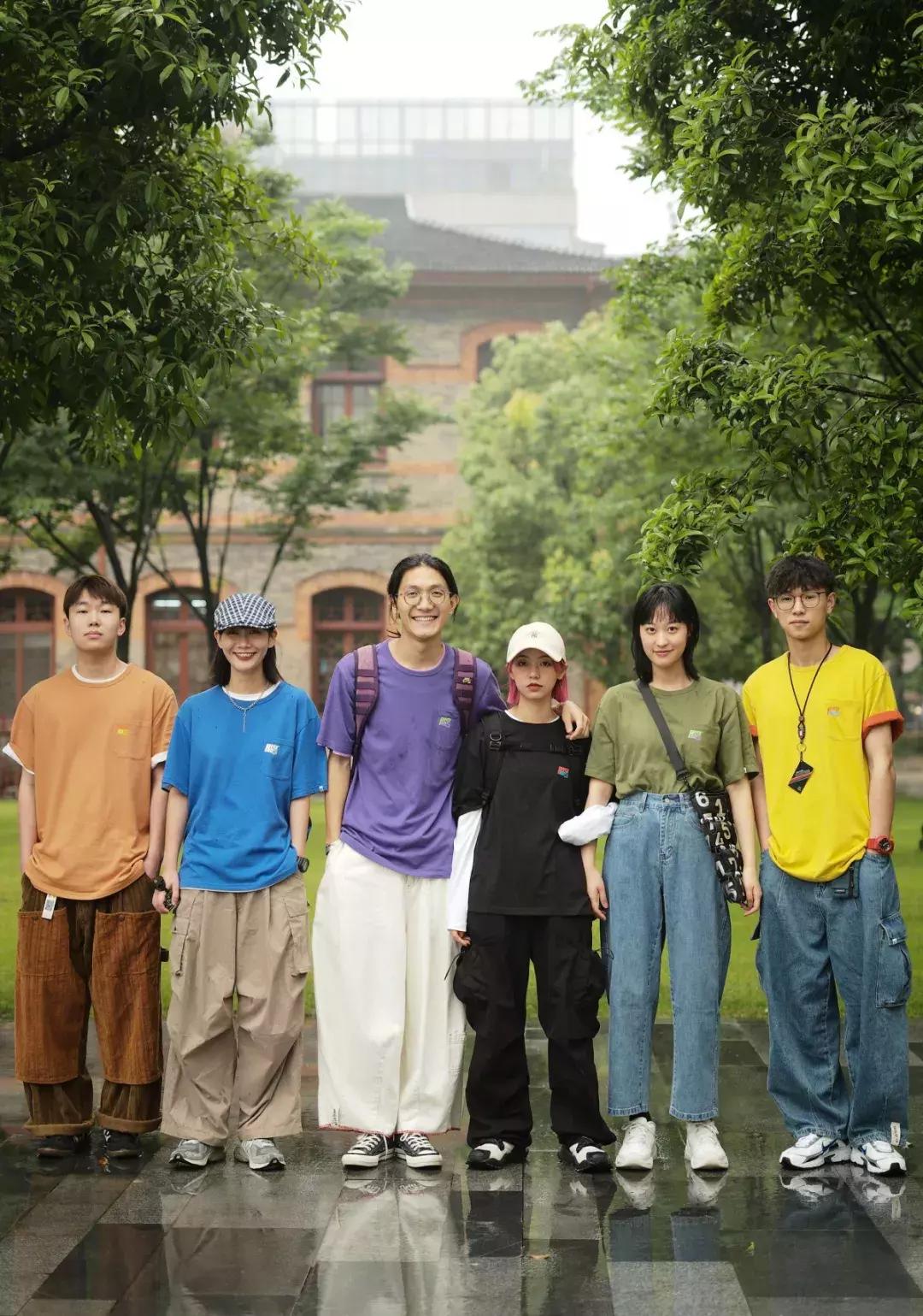 别再穿烂大街的小白鞋了,别再穿小白鞋了今年最火的六双鞋