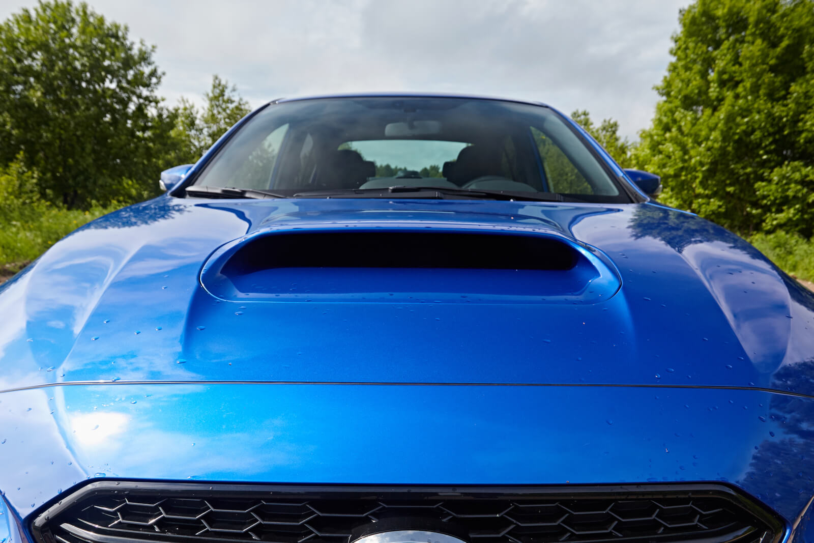 汽车引擎盖上的风口有什么用,汽车引擎盖有洞