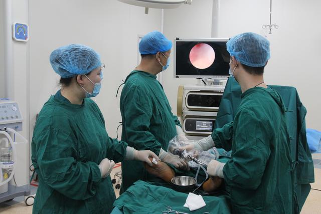 类风湿造成的关节变形可恢复吗？大多不行，有两种情况可以