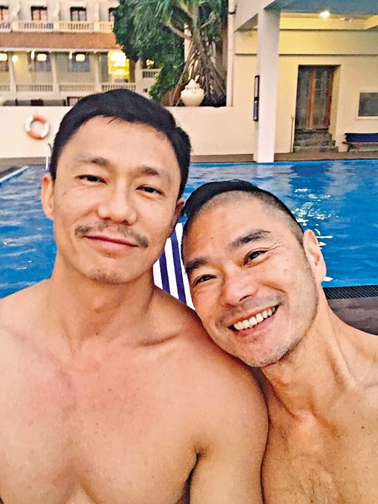 在家吃中药自救！香港明星设计师确诊3天仍未获医院收治：一直等