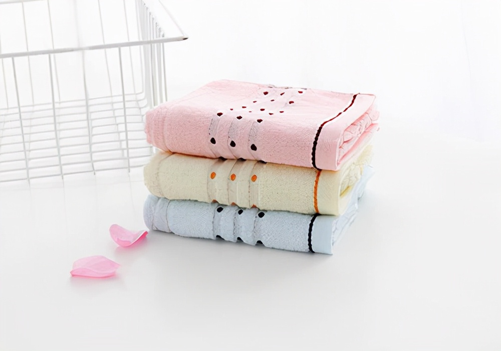 家有爱犬：泰迪几个月来例假，来之后怎么护理比较合适？