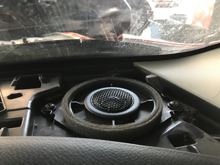 2015马自达3昂克赛拉音响效果,马自达3昂克赛拉低配改高配灯