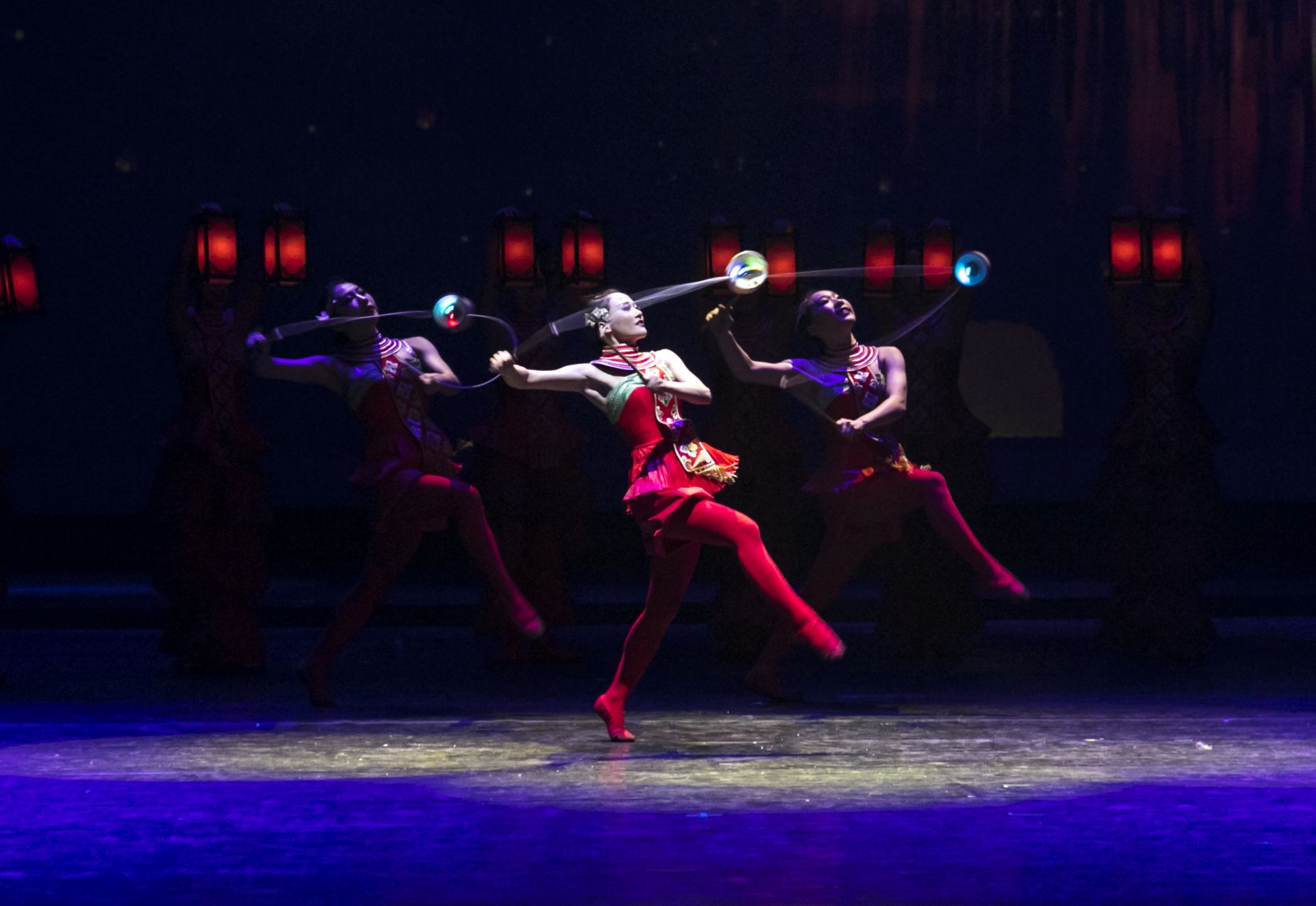 西安战旗杂技团天鹅湖,战士战旗杂技团天鹅湖