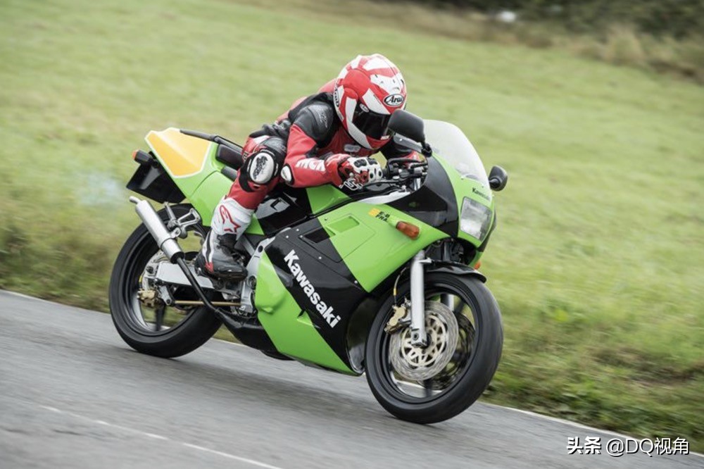 川崎z40022款和21款区别在哪里,川崎摩托车全系列2021款1400