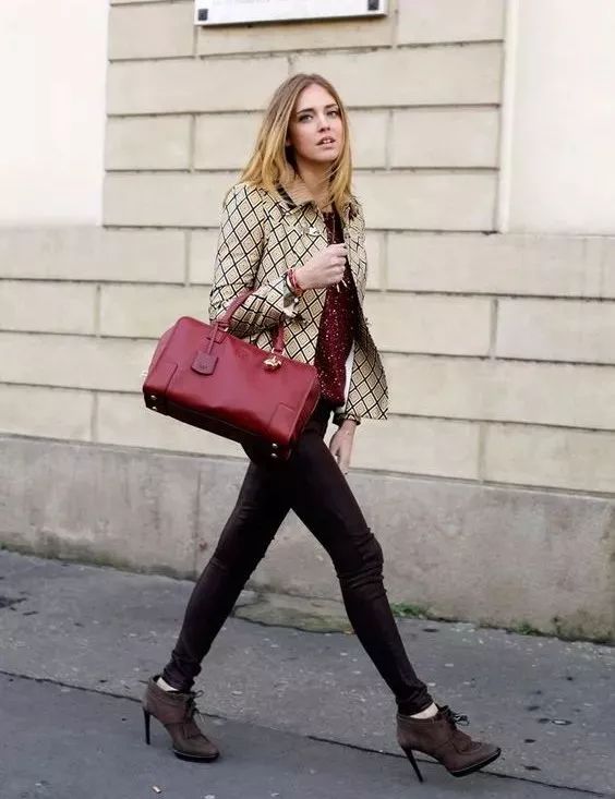 精致女人包包里必备物品,包包女包精致上档次手提包