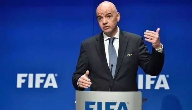 梅西父亲到拉波尔塔家里,梅西父亲去巴萨打工