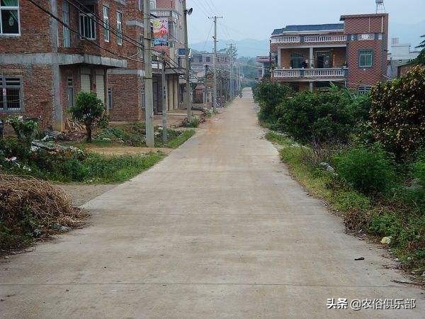 大门不对直冲路不种树,农村这些习俗并非迷信,而是为了居住安全