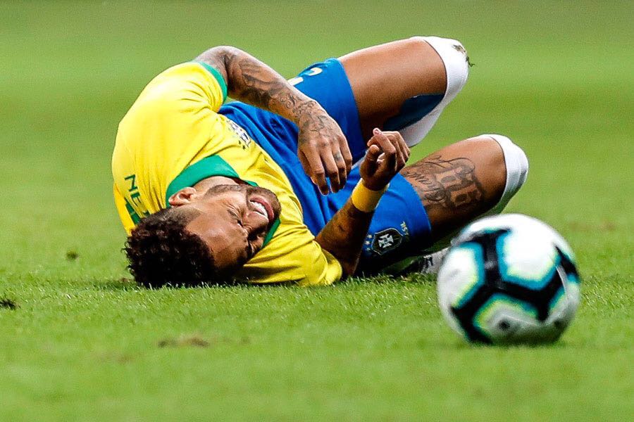 内马尔aj战靴,内马尔aj足球鞋