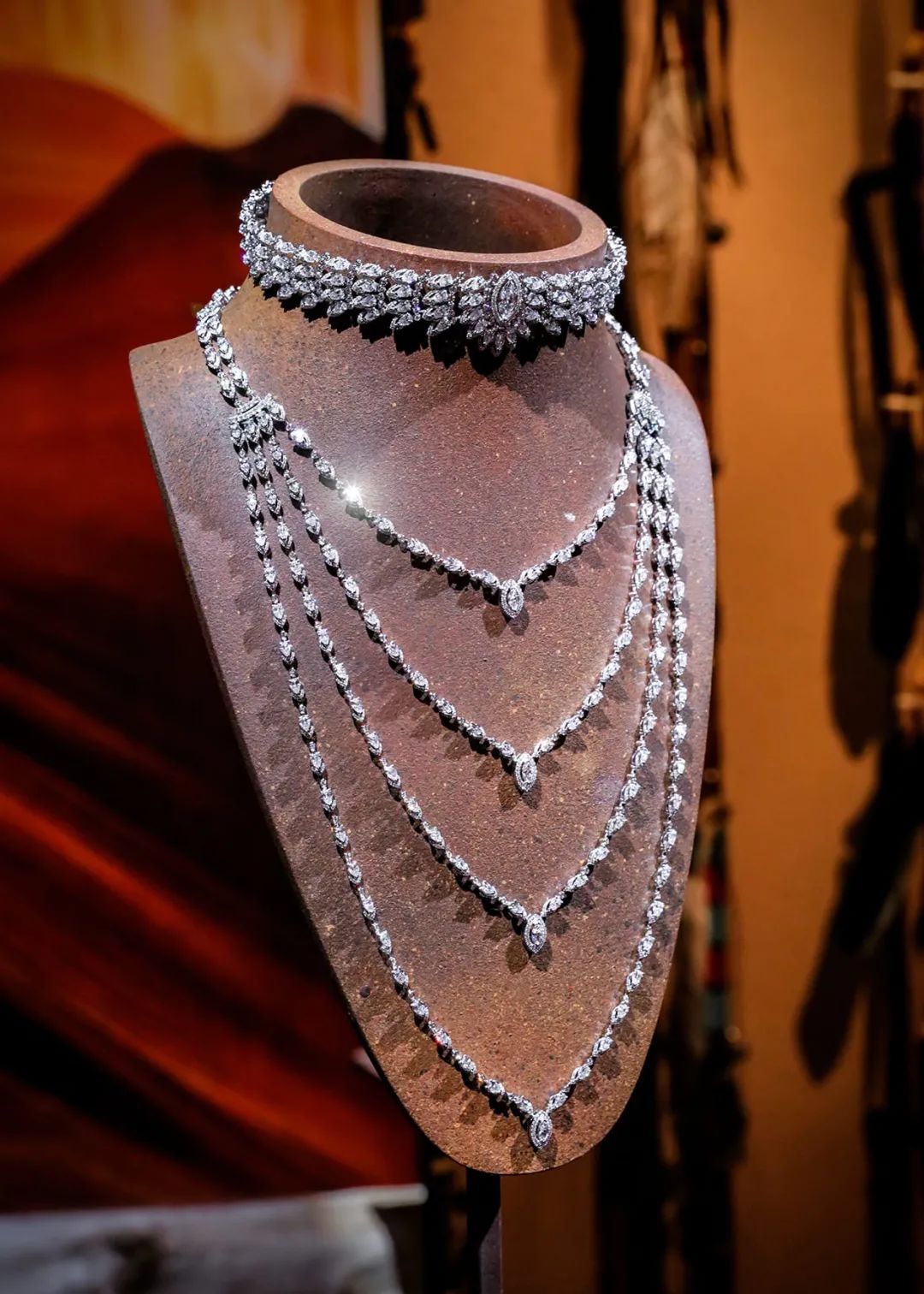 钻石世家的钻石是真的钻吗,三个钻石品牌