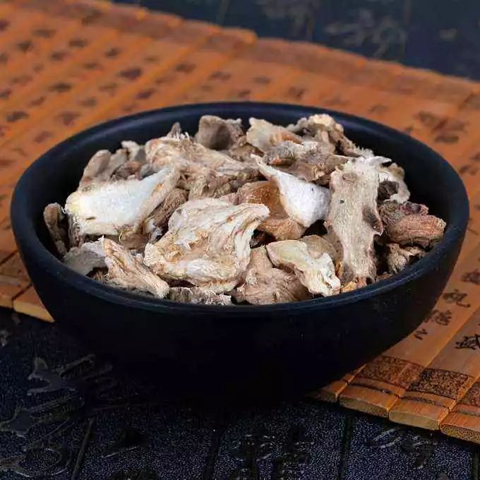 中药白芨跟白蔹功效一样吗,中药材白蔹与白蔹是一种药材吗