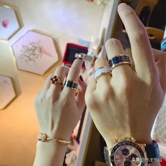 宝格丽陶瓷戒指怎么戴好看,宝格丽陶瓷戒指哪个颜色好看