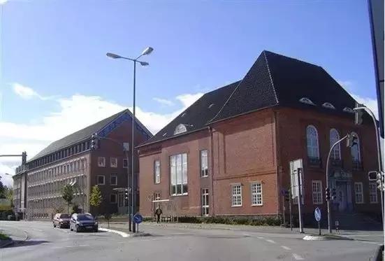 闀滃ご涓嬬殑寰峰啗,鍟嗗懆涓撴爮