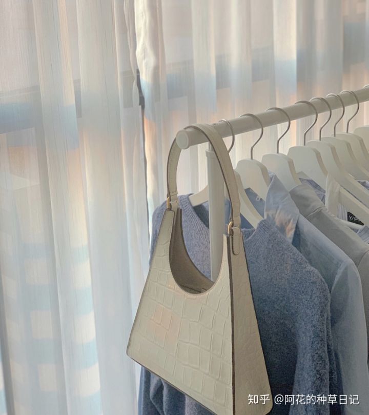 lv香奈儿gucci哪个包包值得入,好看又轻的包包lv