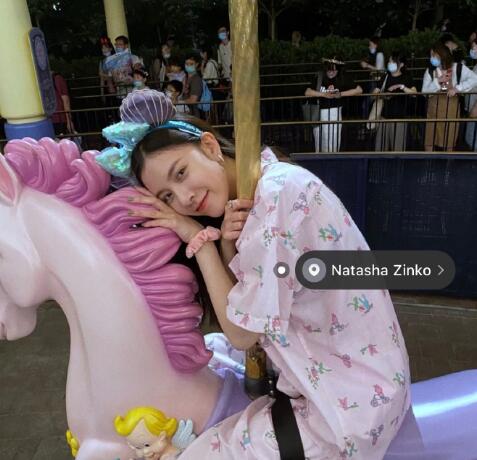 宋妍霏春夏穿搭,gucci小猪刺绣宋妍霏同款外套